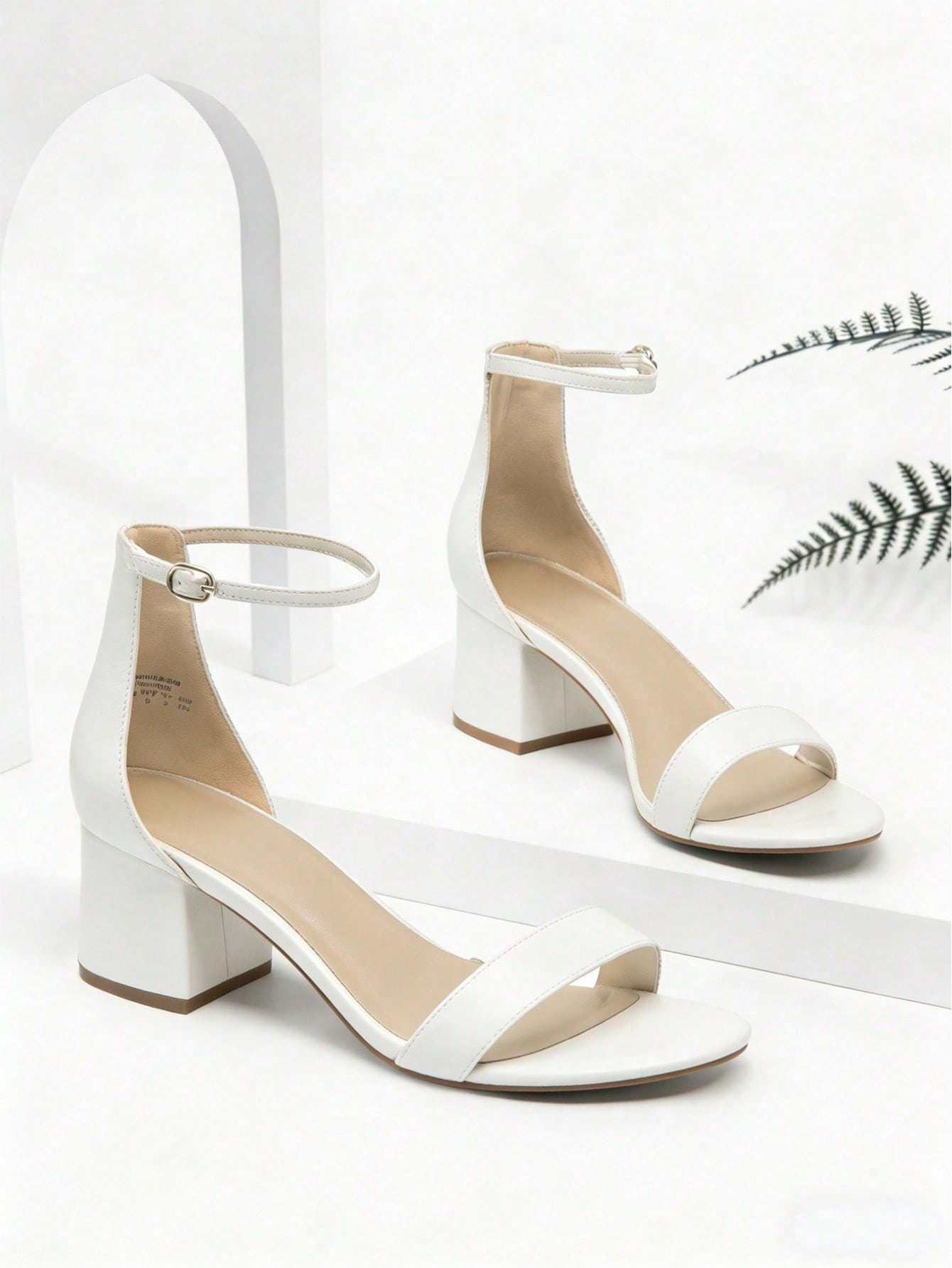 Low Block Heel Pump - Damen-Sandalen mit niedrigem Absatz, offener Zehenpartie,