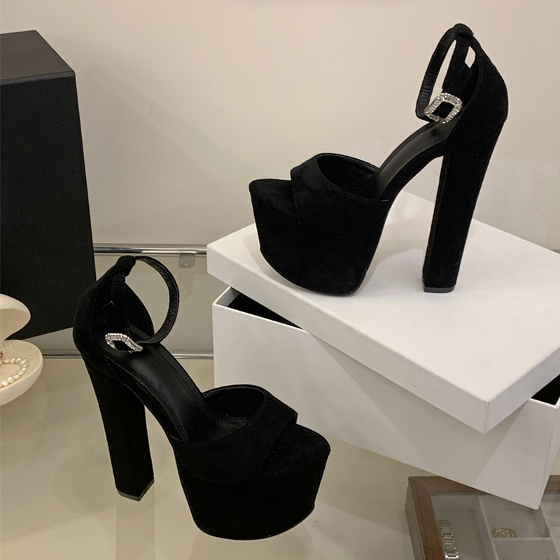 Liyke Modell-Show Sexy Extrem  – Peep Toe Heels Bewertung und Preis